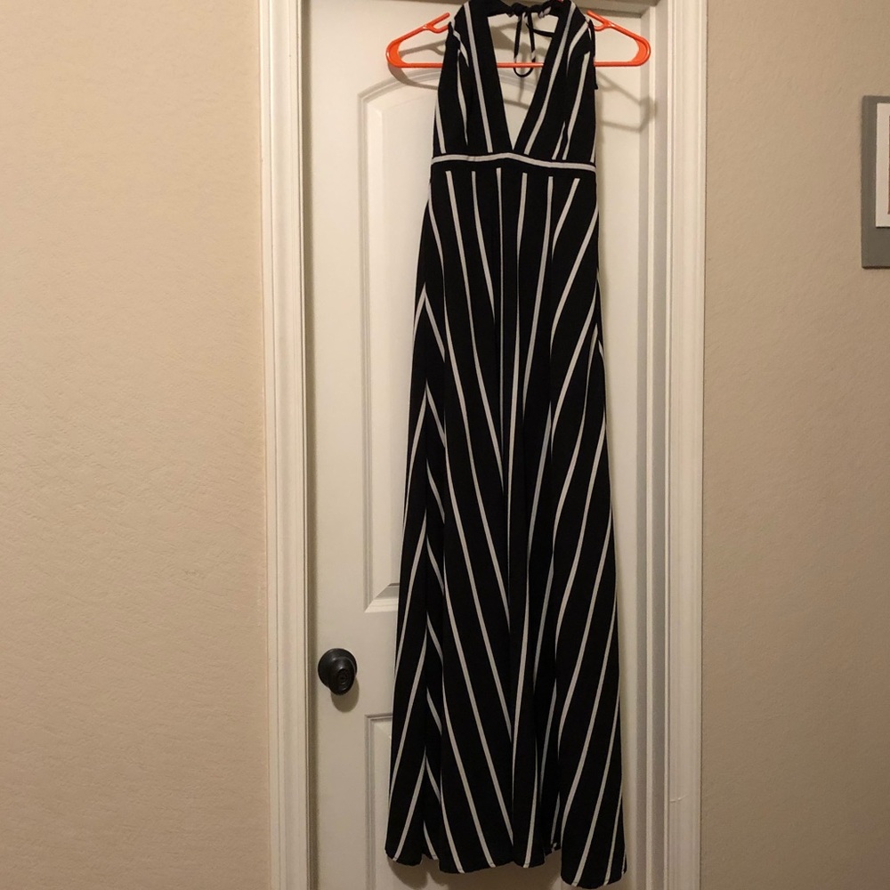 V-neck Maxi Dress